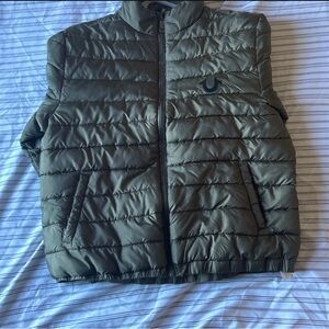 Selling this olive green , puffer jacket , worn but relatively new , size M